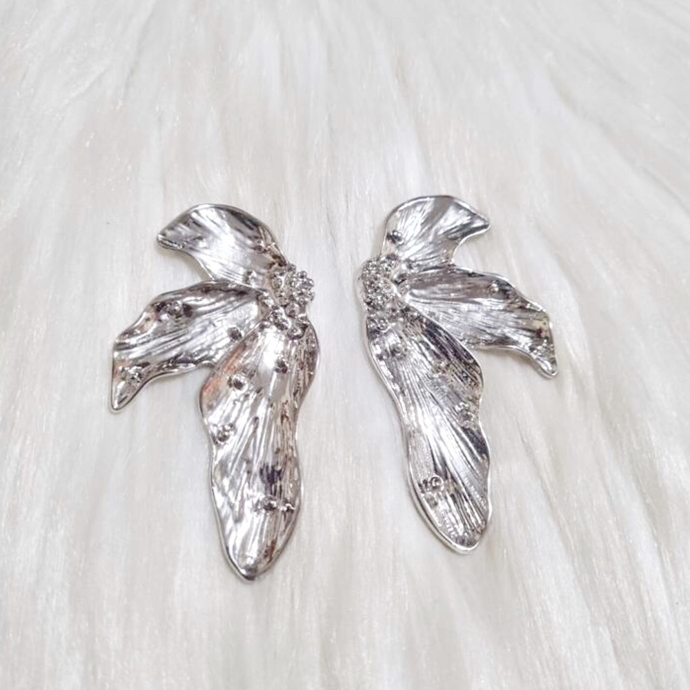 ✨3for$38  New Anthro Lotus Flower Drop Earring - Picture 7 of 14